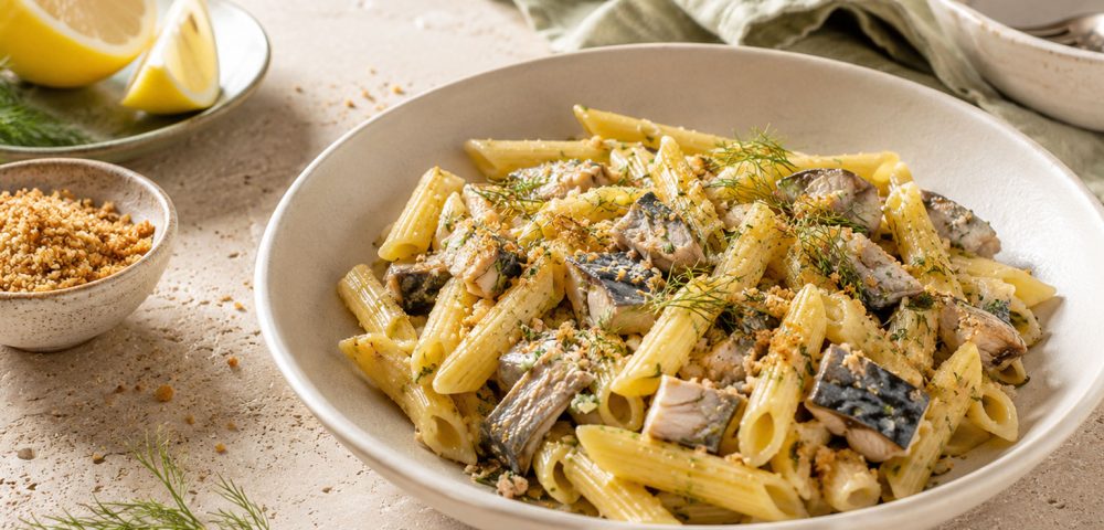 Penne n.41 fredde con sgombro, finocchietto selvatico e scorza di limone